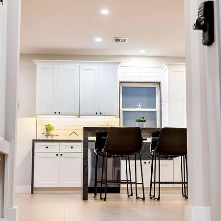 Renovated & Sophisticated Home Near Beach & Shops! Barnstable Buitenkant foto