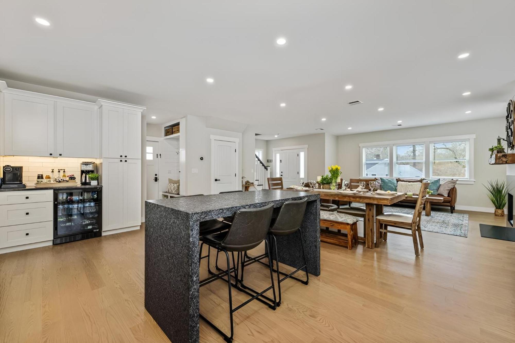 Renovated & Sophisticated Home Near Beach & Shops! Barnstable Buitenkant foto