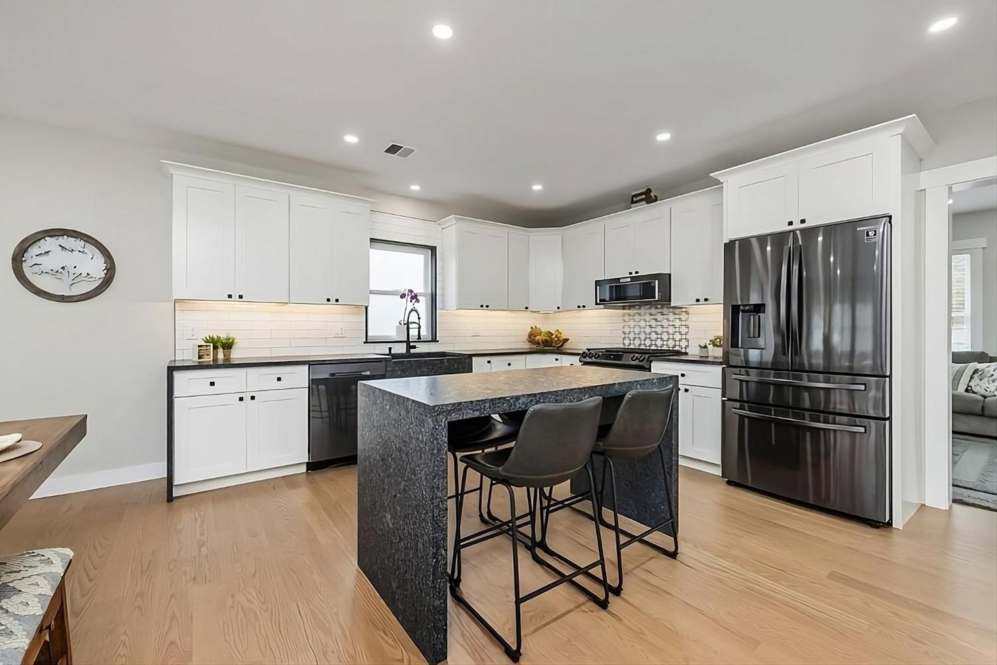 Renovated & Sophisticated Home Near Beach & Shops! Barnstable Buitenkant foto